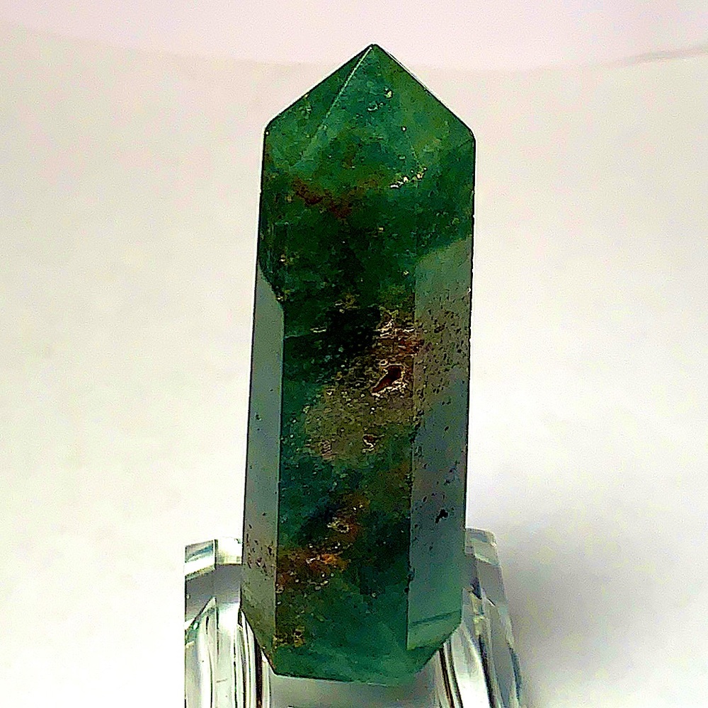 GREEN STRAWBERRY QUARTZ POINT TOWER